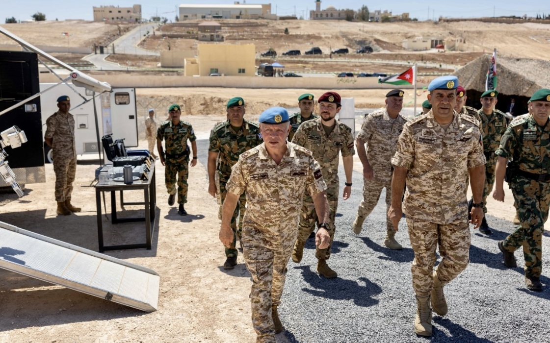 الملك وولي العهد يتفقدان سلاح الهندسة الملكي ويشيدان بجاهزيته وتطوره