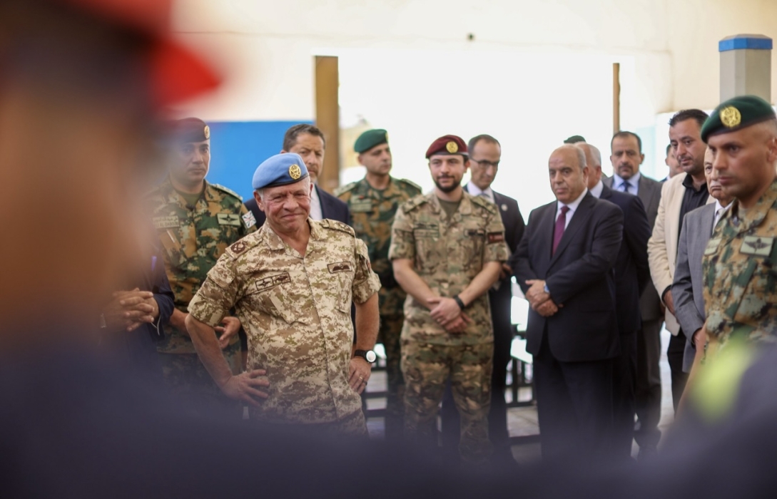 الملك وولي العهد يزوران مدرسة مهنية في الزرقاء ويوجهان بتطوير مشاغلها وبرامجها التعليمية