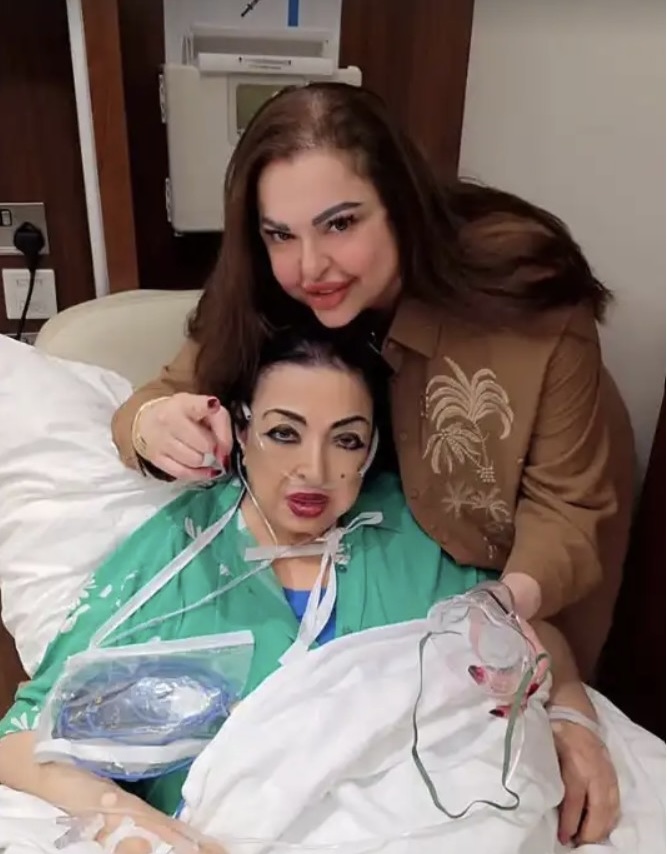 تحسن الحالة الصحية للفنانة سميرة توفيق بعد وعكة مفاجئة ونقلها إلى أبوظبي
