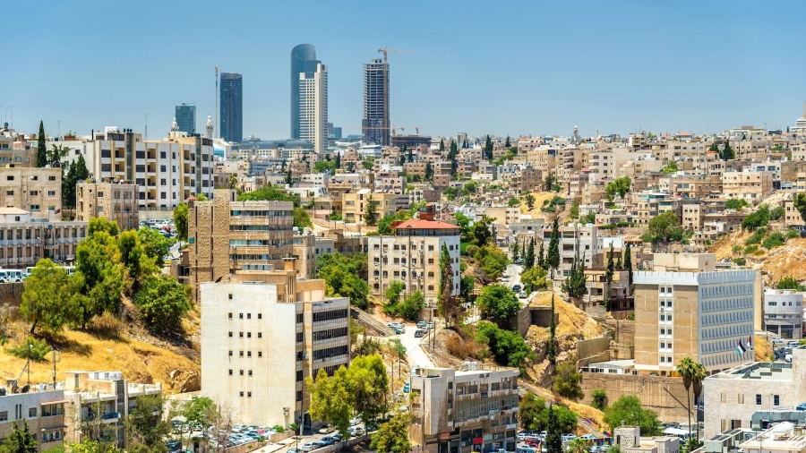 طقس معتدل في أغلب مناطق المملكة حتى الأحد وحرارة مرتفعة في الأغوار والعقبة