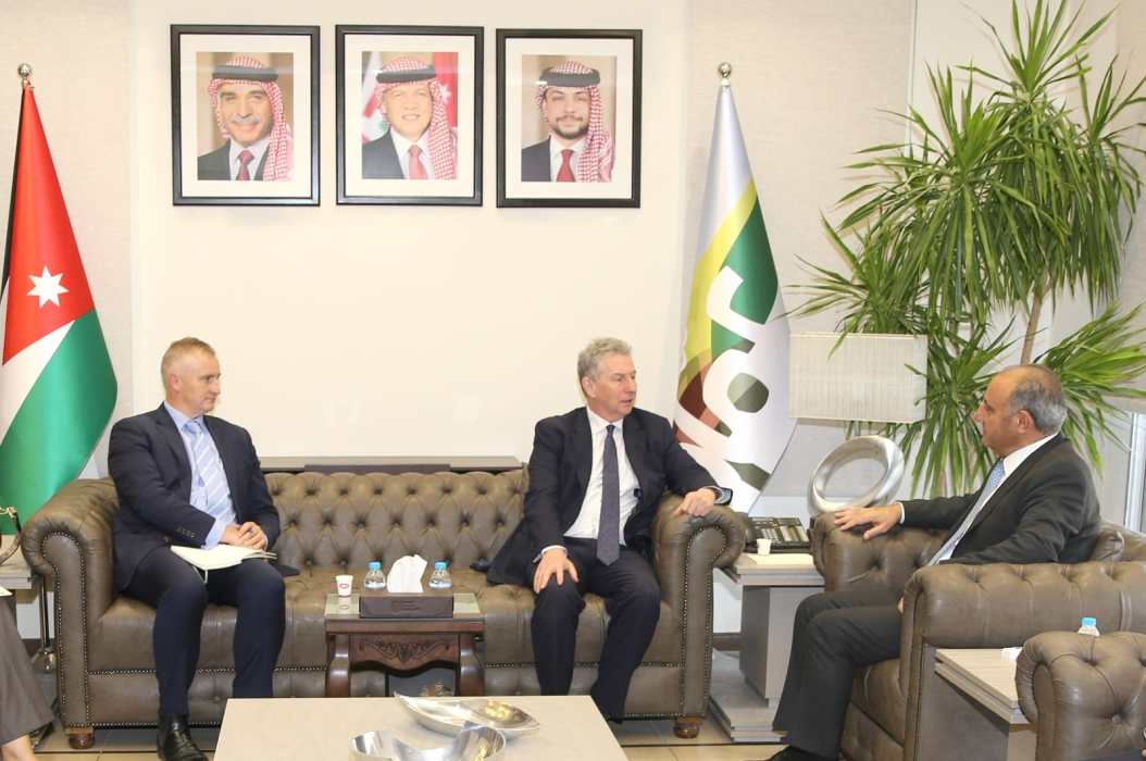 الشواربة يبحث والسفير الأسترالي سبل تعزيز التعاون