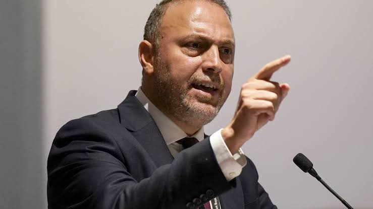دموع الفرح في لندن: السفير زملط يحتفل باعتراف بريطانيا الرسمي بدولة فلسطين