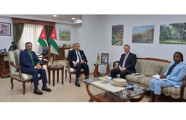 تعاون أردني بريطاني لتعزيز المشاريع البيئية المستدامة والتكيف مع التغير المناخي