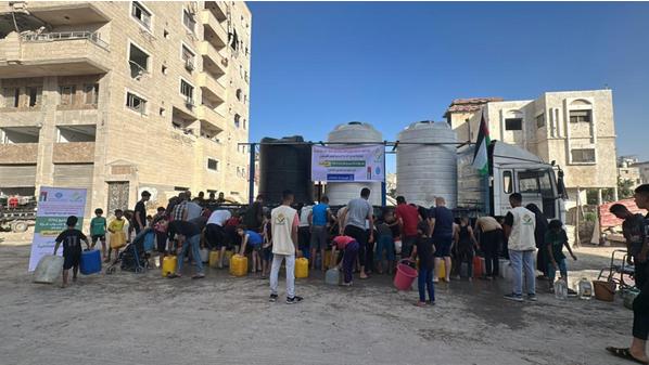 مشروع سقيا الماء يواصل إيصال الحياة لأهالي جنوب غزة رغم الحصار