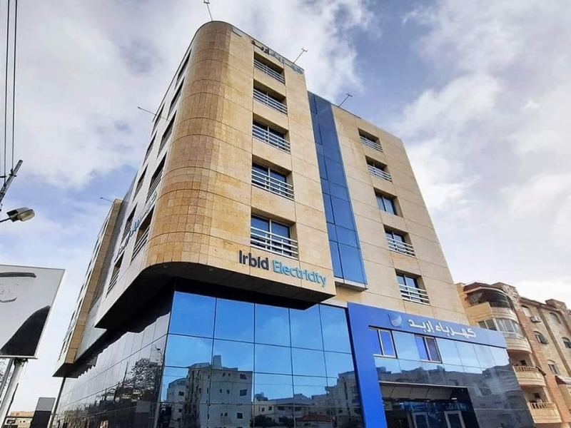 بلدية إربد وكهرباء إربد تنجزان تأهيل شبكة الإنارة في المنطقة الحرفية بفوعرا
