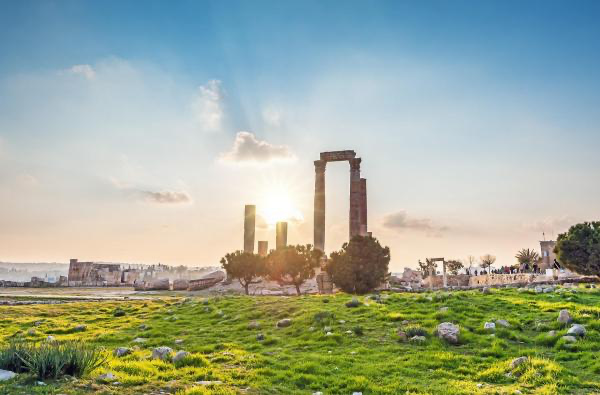 أجواء معتدلة الحرارة في أغلب المناطق اليوم وحارة نسبيًا غدًا