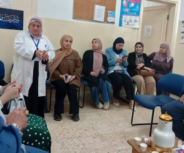 عجلون : ندوة حول اهمية مطعوم المكورات الرئوية في مركز صحي عين جنا الاولي .