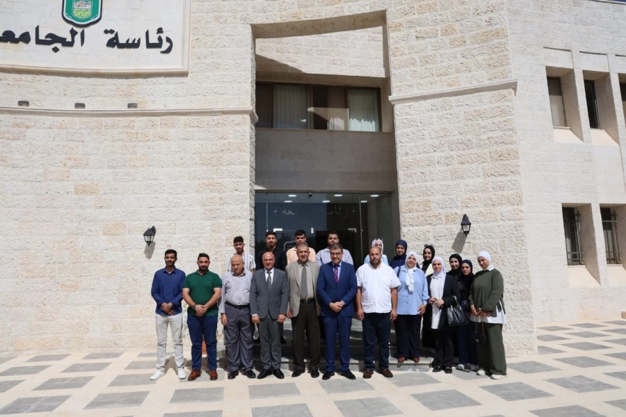 مديرية شباب عجلون تكرّم رئيس جامعة عجلون الوطنية بمناسبة يوم المعلم