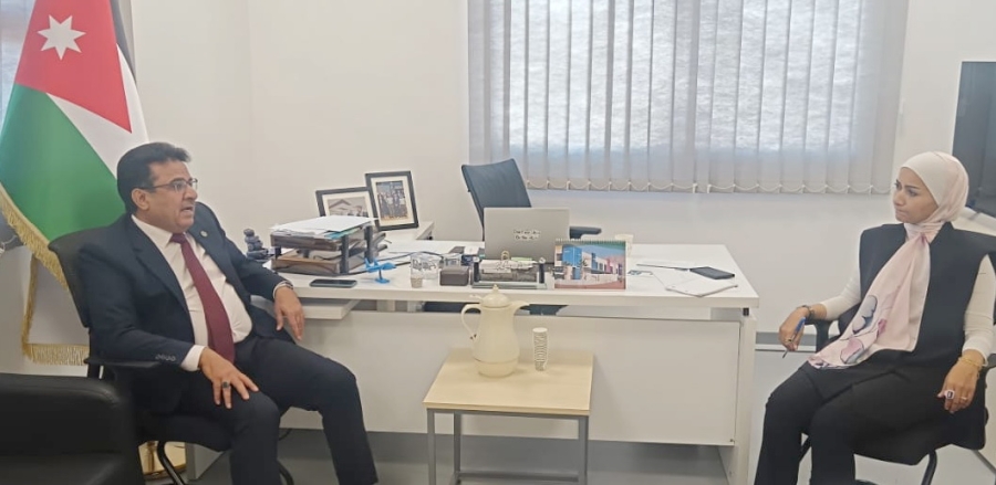 بحث التعاون بين الجامعة الأردنية العقبة ومجمع العقبة الوطني للتدريب المهني