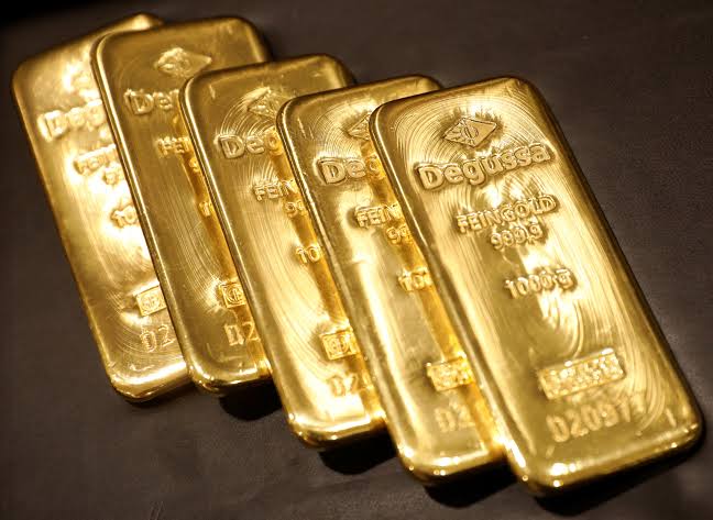الذهب يواصل مكاسبه الأسبوعية وسط توقعات خفض الفائدة وتصاعد التوترات