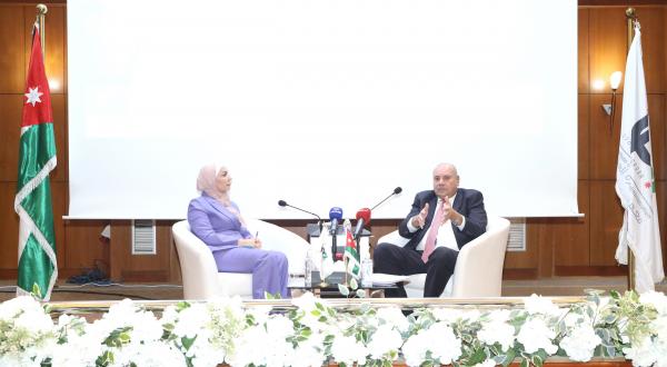 العودات: إننا أمام فرصة حقيقية لمكافحة البروقراطية