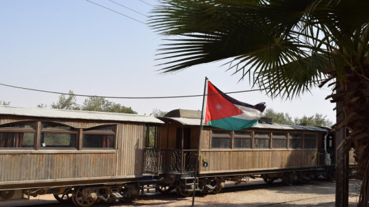 القطامين يزور مؤسسة الخط الحديدي الحجازي ويدشن قاطرة بخارية بعد ترميمها