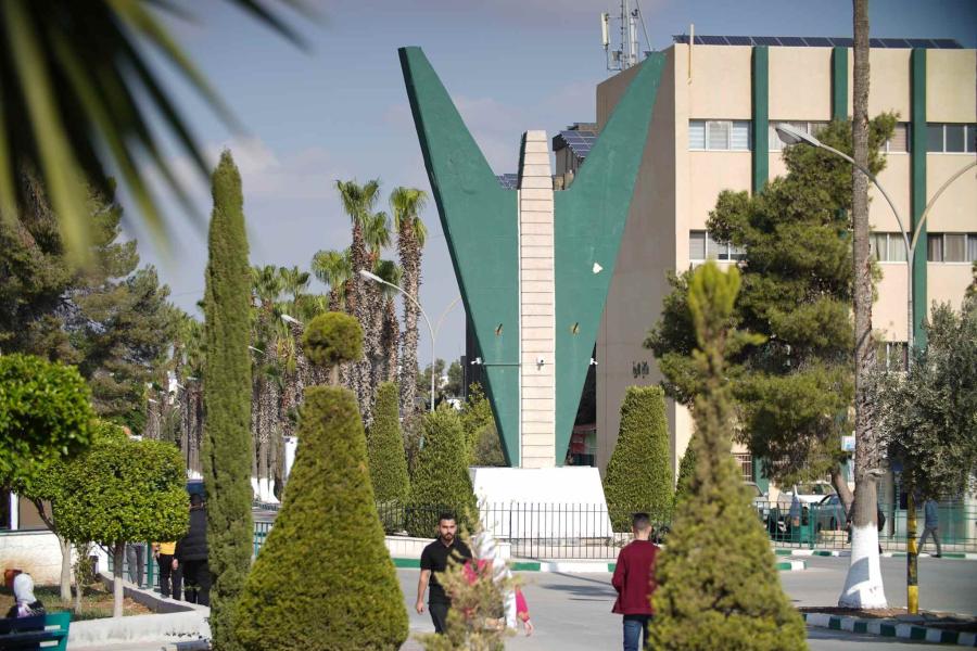 اختتام فعاليات مدرسة البترا الدولية في الفيزياء بجامعة اليرموك
