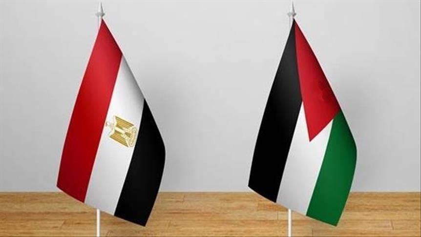 وزير الخارجية المصري ورئيس الوزراء الفلسطيني يبحثان التحضيرات لمؤتمر إعادة إعمار غزة