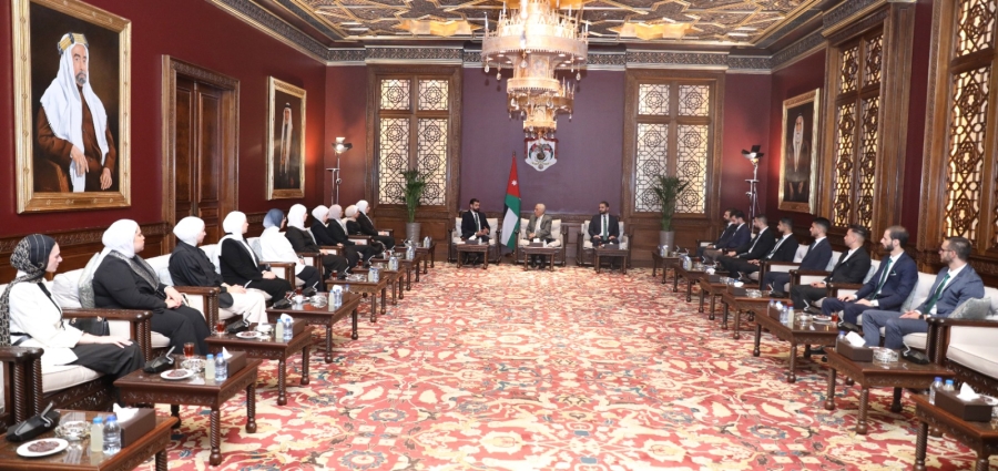 العيسوي:  يلتقي وفداً من فريق  إحنا بخير التطوعي 