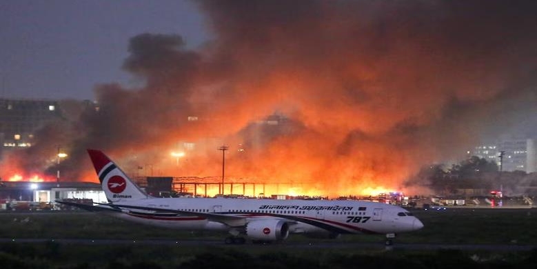 استئناف الرحلات في مطار بنجلاديش الرئيسي بعد حريق ضخم