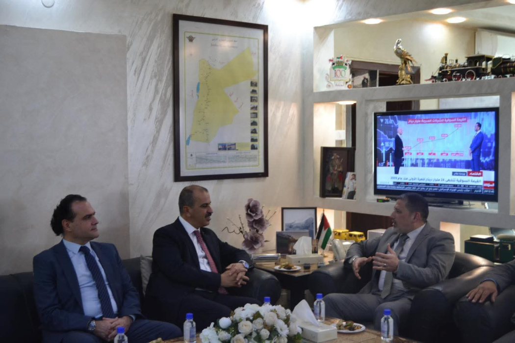 السفير التركي يزور مؤسسة الخط الحجازي ويطلع على مشروع تطوير المتحف الممول من المنحة التركية