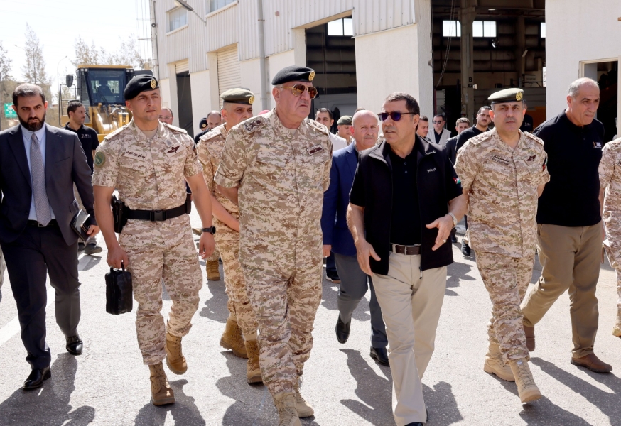 الحنيطي يزور عددا من تشكيلات القوات المسلحة ويشيد بكفاءتها