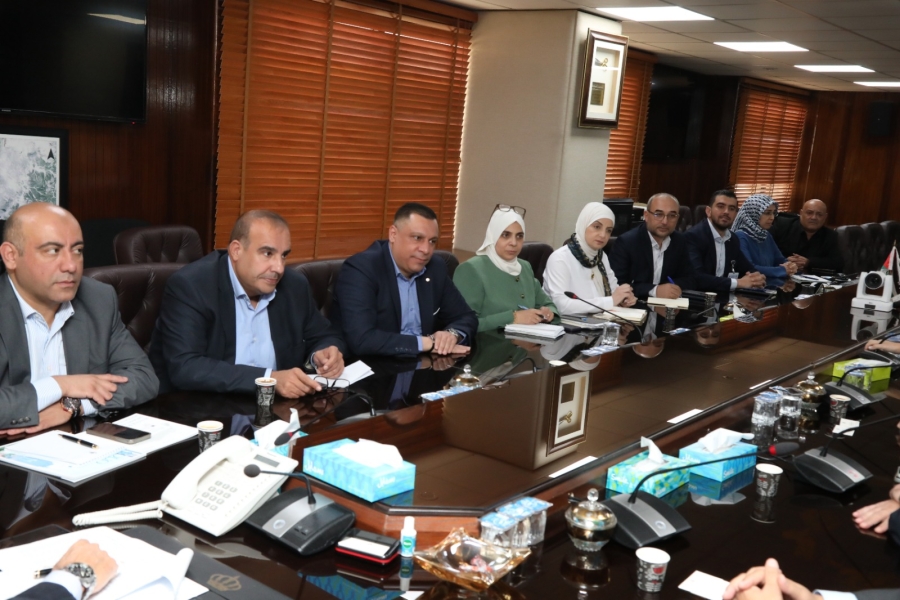 وزير المياه والري يستقبل وفد غرفة التجارة العربية الألمانية