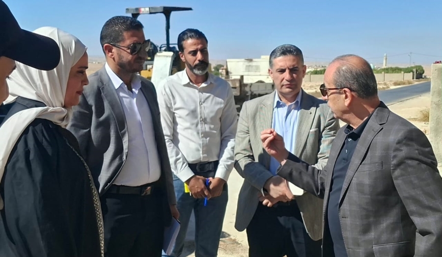 وزير الإدارة المحلية يتفقد بلدية أم الرصاص