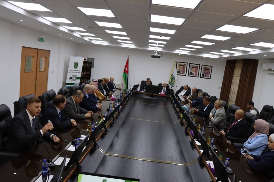 رئيس جامعة عجلون الوطنية يقدّم إيجازًا رقميًا أمام مجالس الحاكمية حول إنجازات الجامعة الشاملة وتطورها الكبير