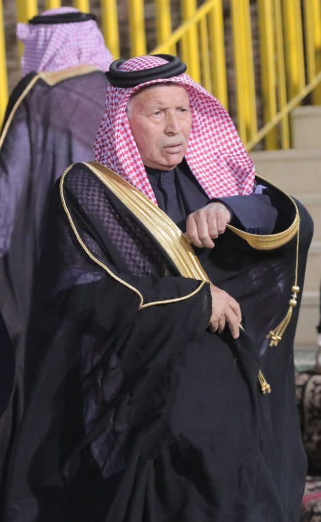 الشيخ محمد فنيخر البري ابو رياض يكتب : يقلق الملك