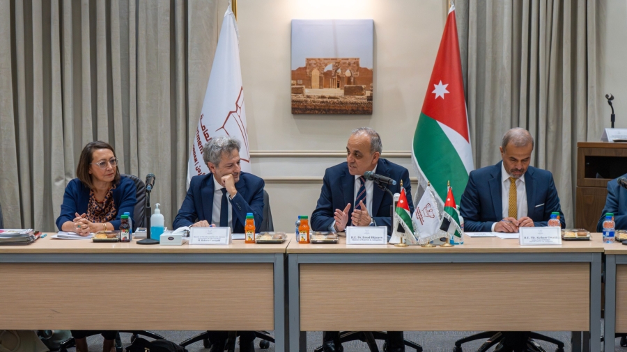 وزير السياحة يبحث مع شركاء مشروع قيفت سبل تطوير التدريب المهني في القطاع