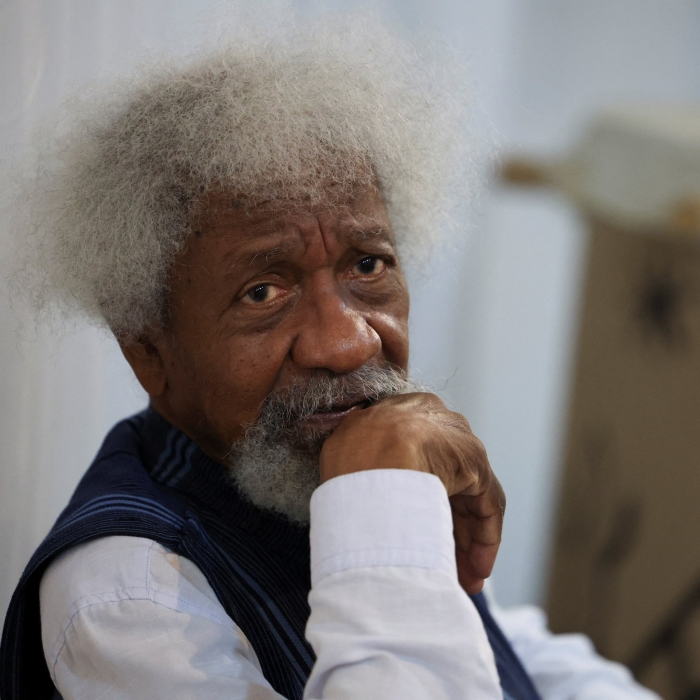 القنصلية الأميركية تلغي تأشيرة وولي سوينكا وسط جدل حول انتقاداته لترامب