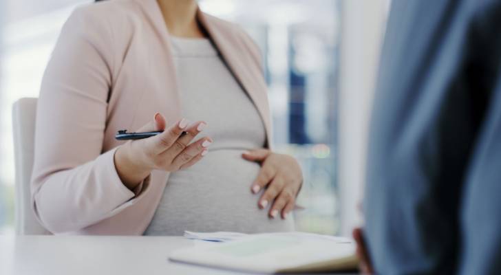 الضمان الاجتماعي: صرف بدل إجازة الأمومة في حالات الولادة الميتة بعد الشهر السادس