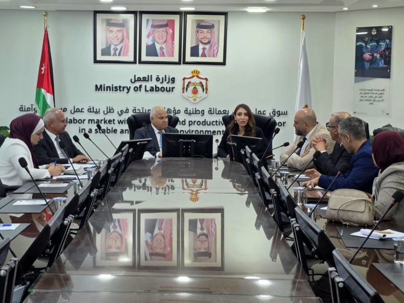 وزير العمل يبحث مع نظيرته الفلسطينية تفعيل تبادل الخبرات
