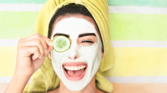 هكذا يُنعش الخيار البشرة ويمحو التجاعيد بطريقة طبيعية