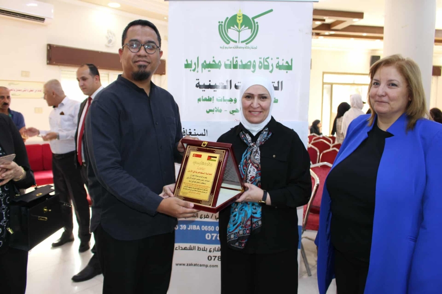 مساعد رئيس مجلس النواب الجراح ترعى اليوم الخيري في مخيم اربد