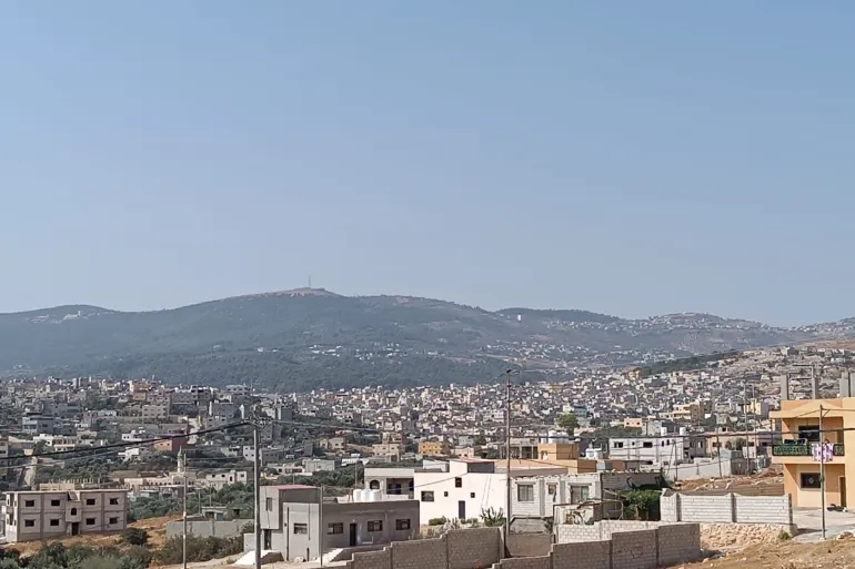 برد الشتاء يضاعف معاناة أهالي مخيم غزة في جرش.. ونداءات استغاثة لتأمين وسائل التدفئة