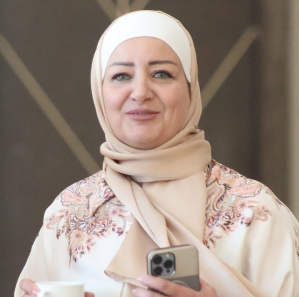 الدكتورة رهام الحديد تنال الدرجة الخاصة من وزارة العمل