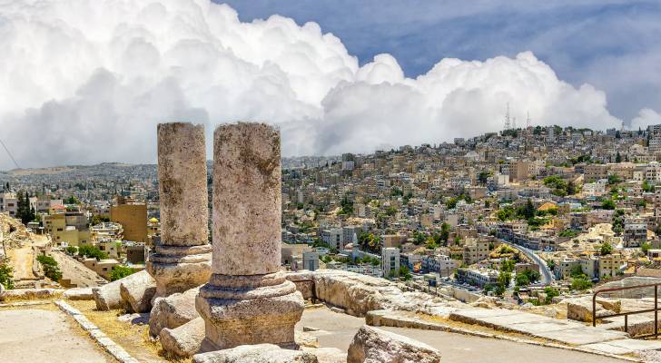 طقس معتدل ودرجات حرارة أعلى من المعدلات الموسمية في معظم مناطق المملكة