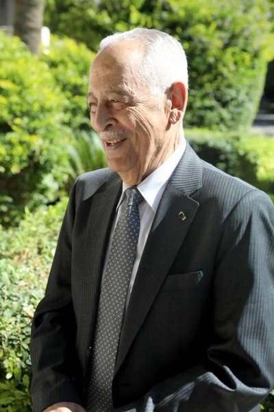 أبو طربوش يكتب :تجربة شخصية مع معالي رئيس الديوان الملكي يوسف العيسوي