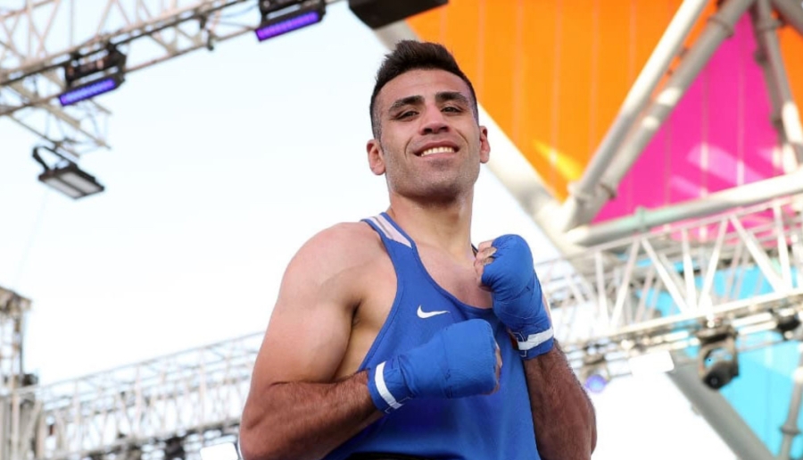 الملاكم عشيش يتأهل لنصف نهائي التضامن الإسلامي