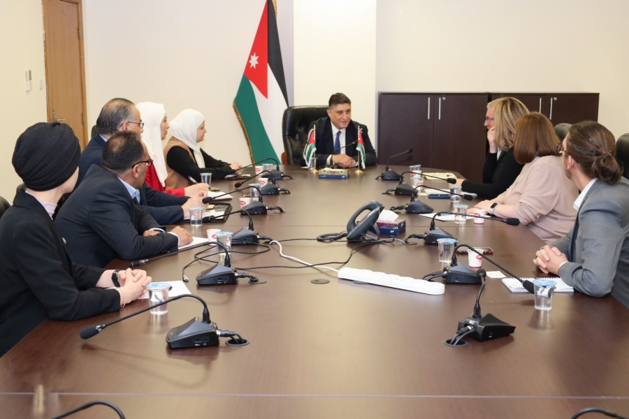 أمين عام النقل يلتقي وفدي الأرصاد الجوية البريطاني والمعهد الدولي لإدارة المياه