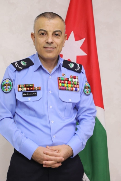 الدكتور علي فريحات يهنئ أخاه أبو عون بمناسبة ترفيعه إلى رتبة رائد