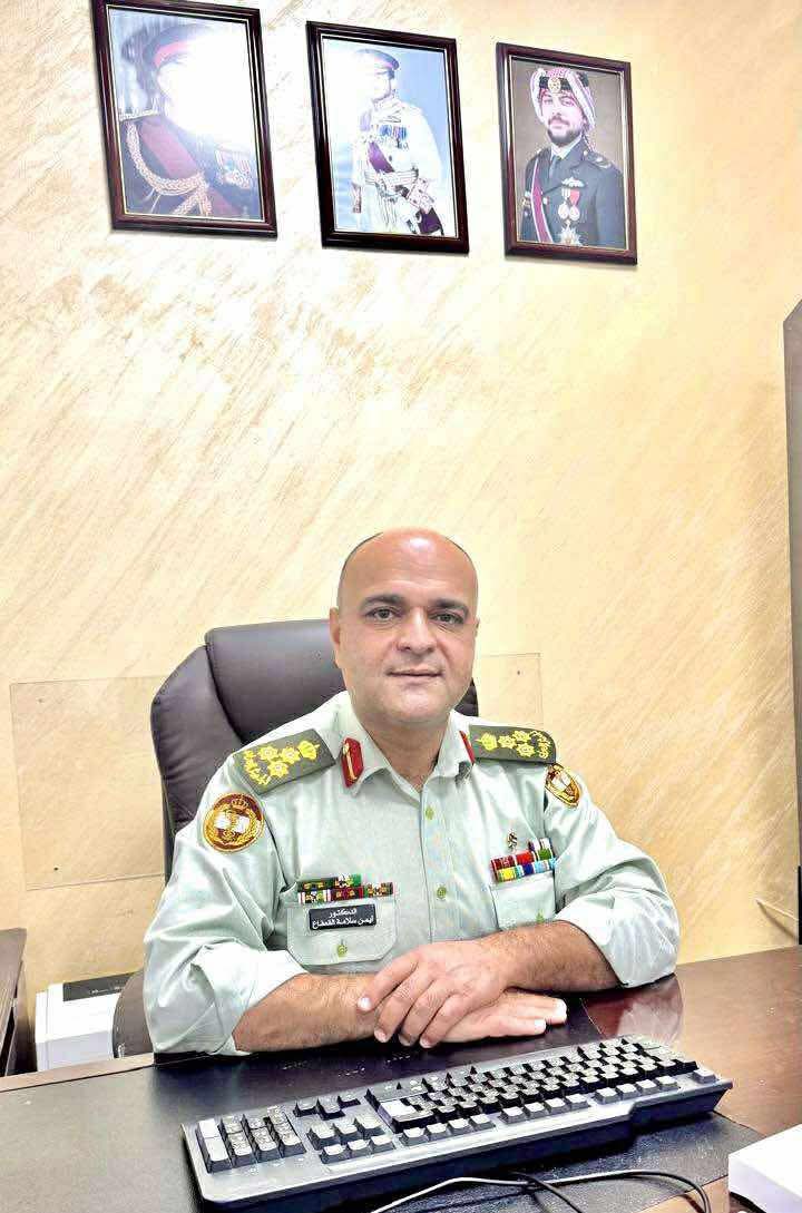 أهالي كفرنجة يهنئون الدكتور أيمن القعقاع بمناسبة ترفيعه إلى رتبة عميد