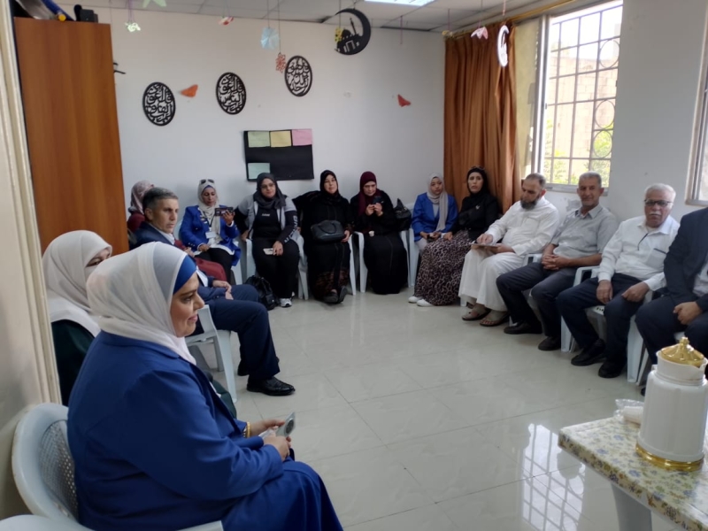 محاضرة حول الفقر والإدمان في مركز شابات المزار الشمالي