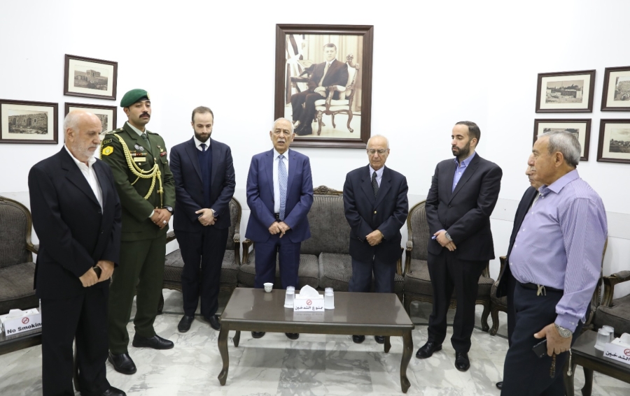 مندوبا عن الملك وولي العهد.. العيسوي يعزي البريزات وظاظا