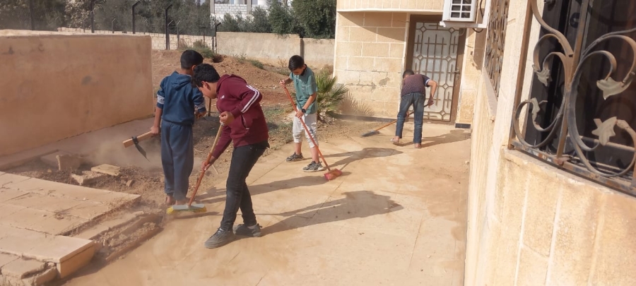 اربد : مركز شباب البويضة ينفذ يومًا تطوعيًا لتنظيف محيط المركز