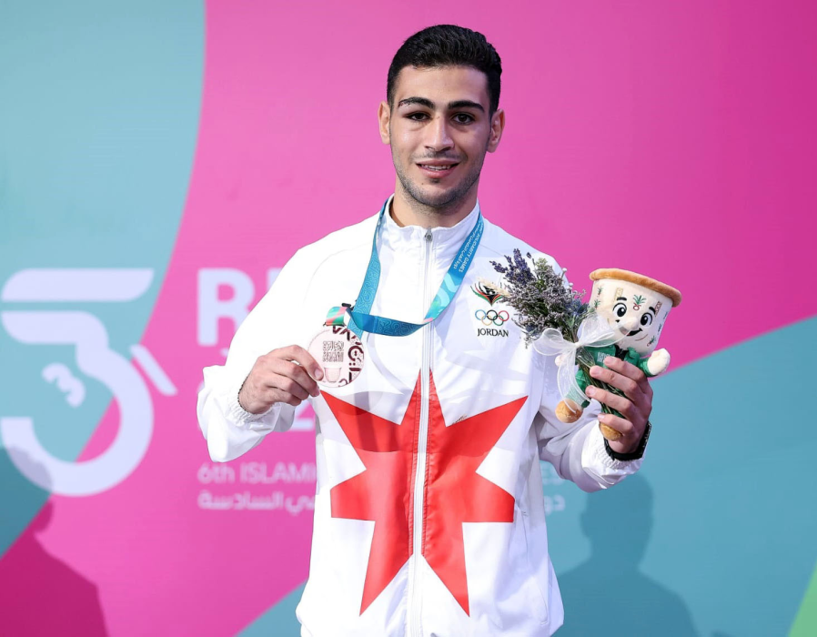 لاعب منتخب المواي تاي السيفي يحصد ميدالية برونزية