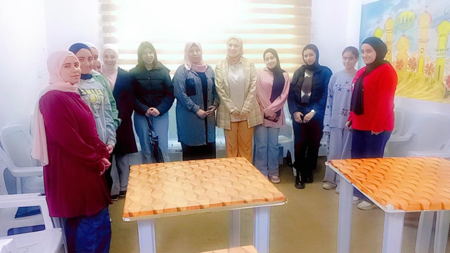 مركز شابات الطيبة ينظم ورشة حول النقد البناء واحترام الرأي الآخر