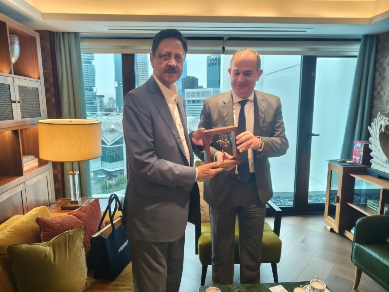 السميرات يلتقي الرئيس التنفيذي لمجموعة Meinhardt Group