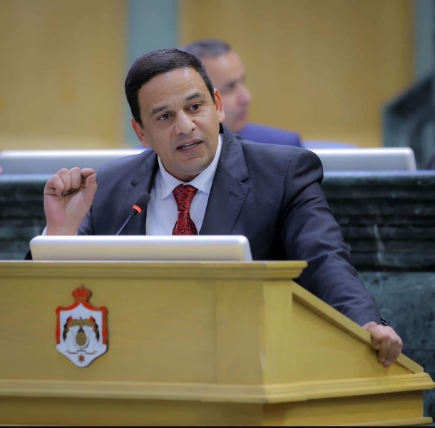 أبو هنية يقترح أن تكون مادة العلوم العسكرية مادة عملية في الجامعات