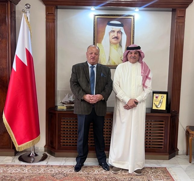 السفير البحريني خليفة بن عبدالله آل خليفة يلتقي مدير مهرجان جرش