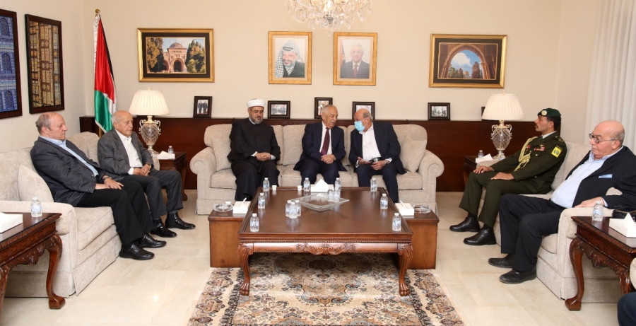 مندوبا عن الملك وولي العهد.. العيسوي يعزي بوفاة شقيقة سفير دولة فلسطين