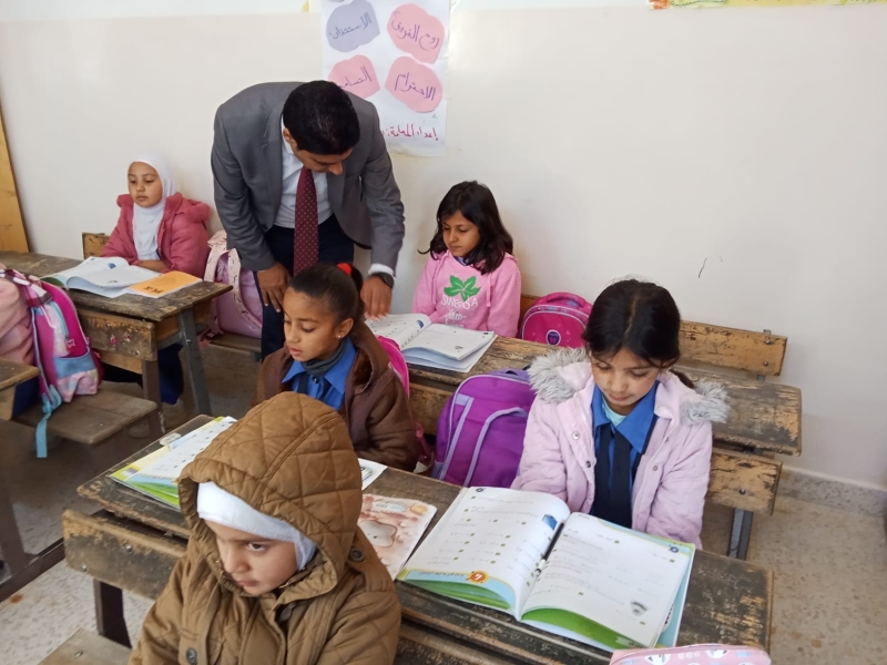 مدير التربية والتعليم لمنطقة البادية الشمالية الشرقية يتفقد عددا من المدارس